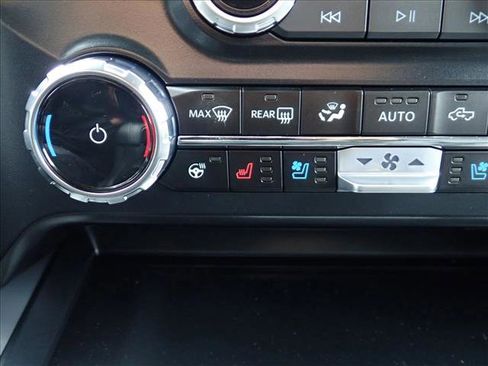 New 2026 Ford F250 Lariat w/ Black Appearance Package image 17