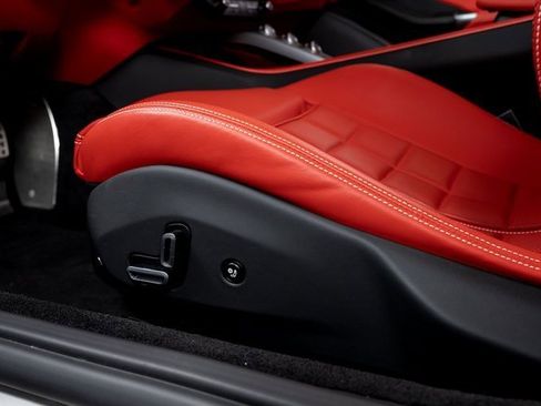 Certified 2019 Ferrari Portofino image 23