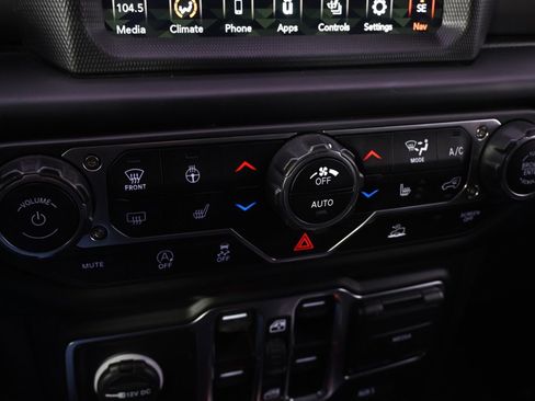 Used 2023 Jeep Wrangler Unlimited Sport image 31