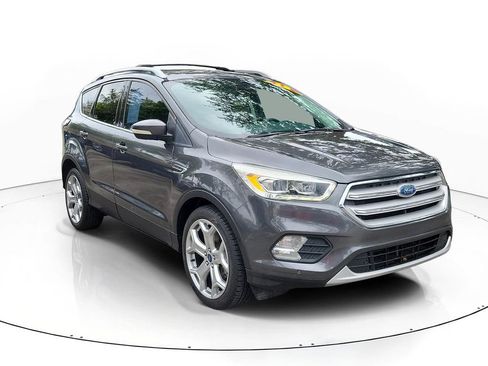 Used 2018 Ford Escape Titanium image 4