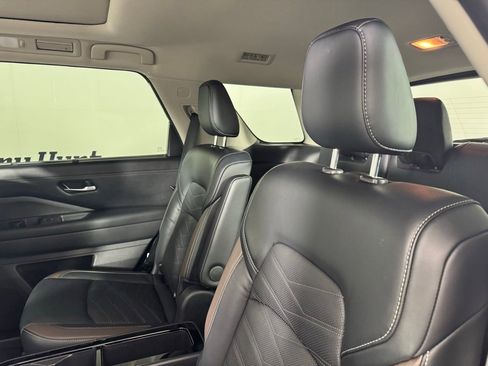 Used 2023 Nissan Pathfinder Platinum AWD/4WD image 31