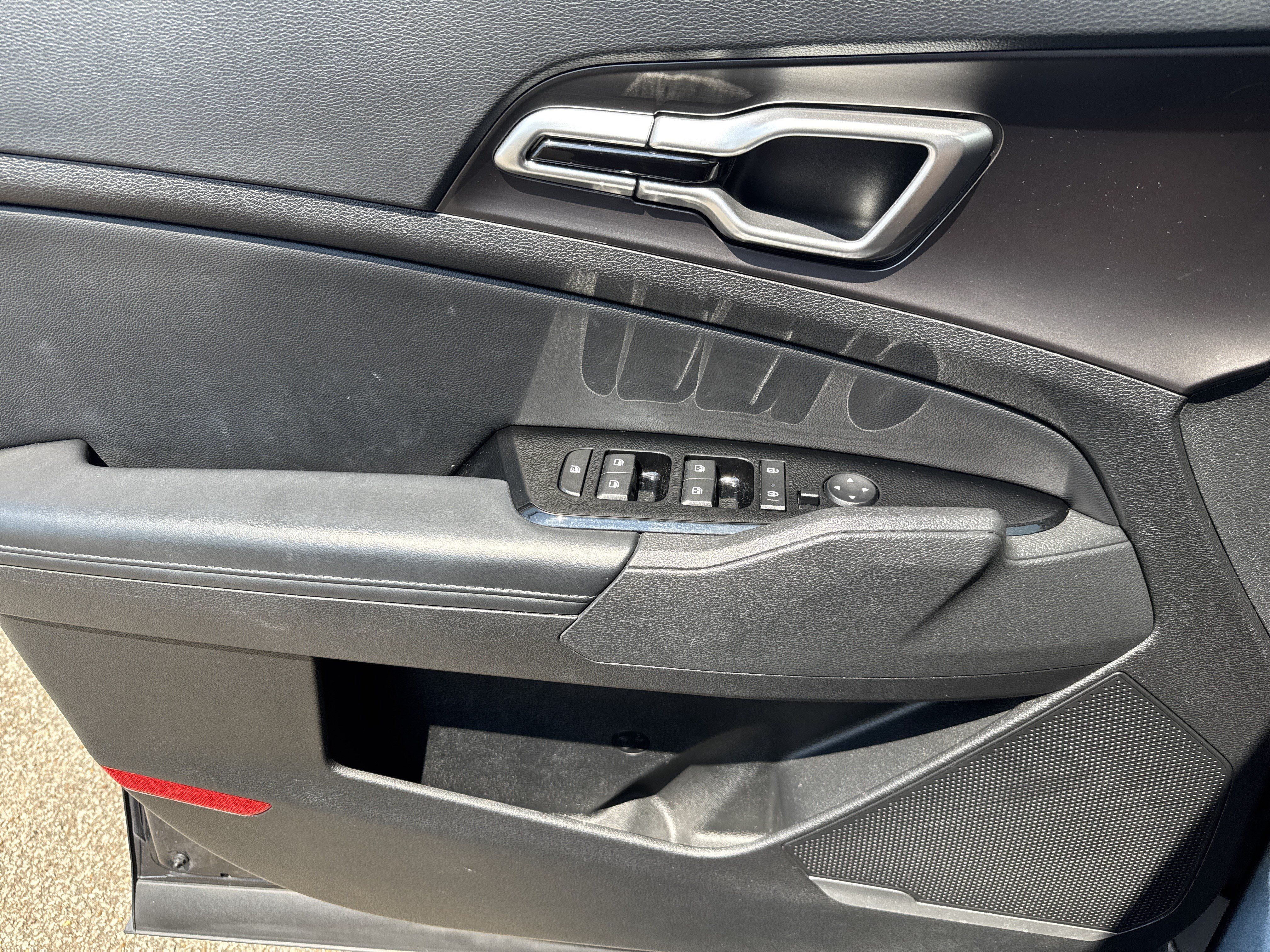 Used 2023 Kia Sportage EX FWD image 9