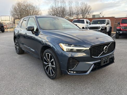 Used 2024 Volvo XC60 B5 Plus image 4