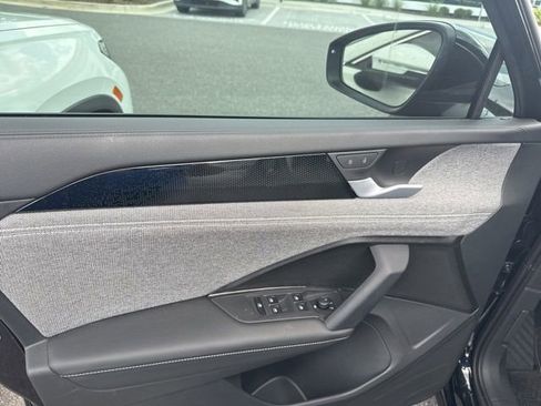 Certified 2025 Volkswagen Tiguan S FWD image 17