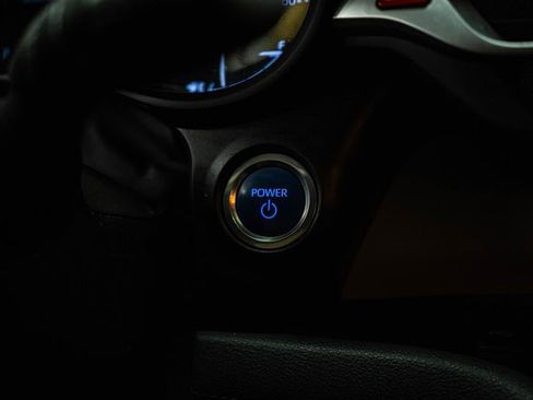 Used 2023 Toyota Sienna XLE FWD image 19