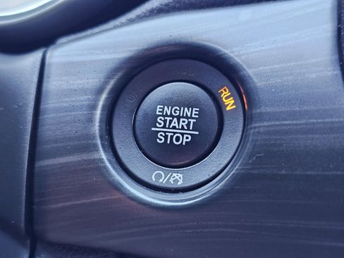 Used 2021 Jeep Grand Cherokee Laredo X image 21