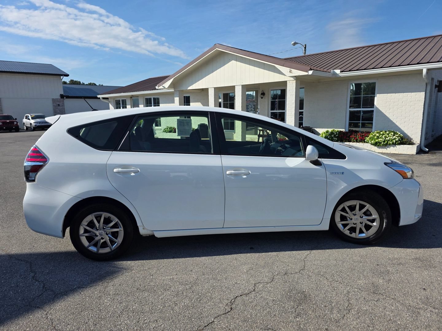 Used 2017 Toyota Prius V Two FWD image 6