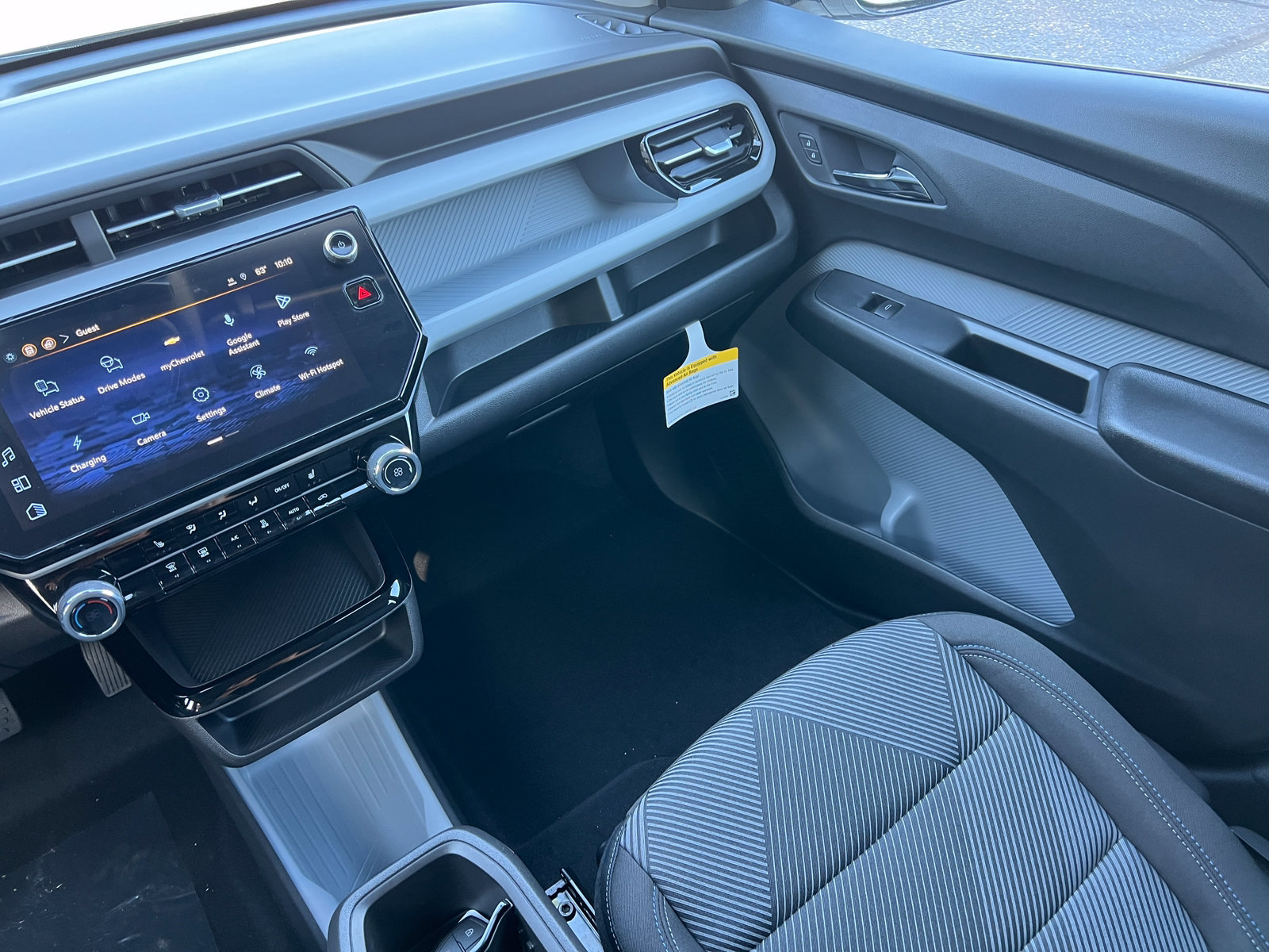 New 2027 Chevrolet Bolt LT w/ Comfort Package FWD image 26