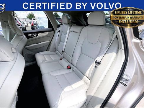 Used 2025 Volvo XC60 B5 Ultra AWD/4WD image 33
