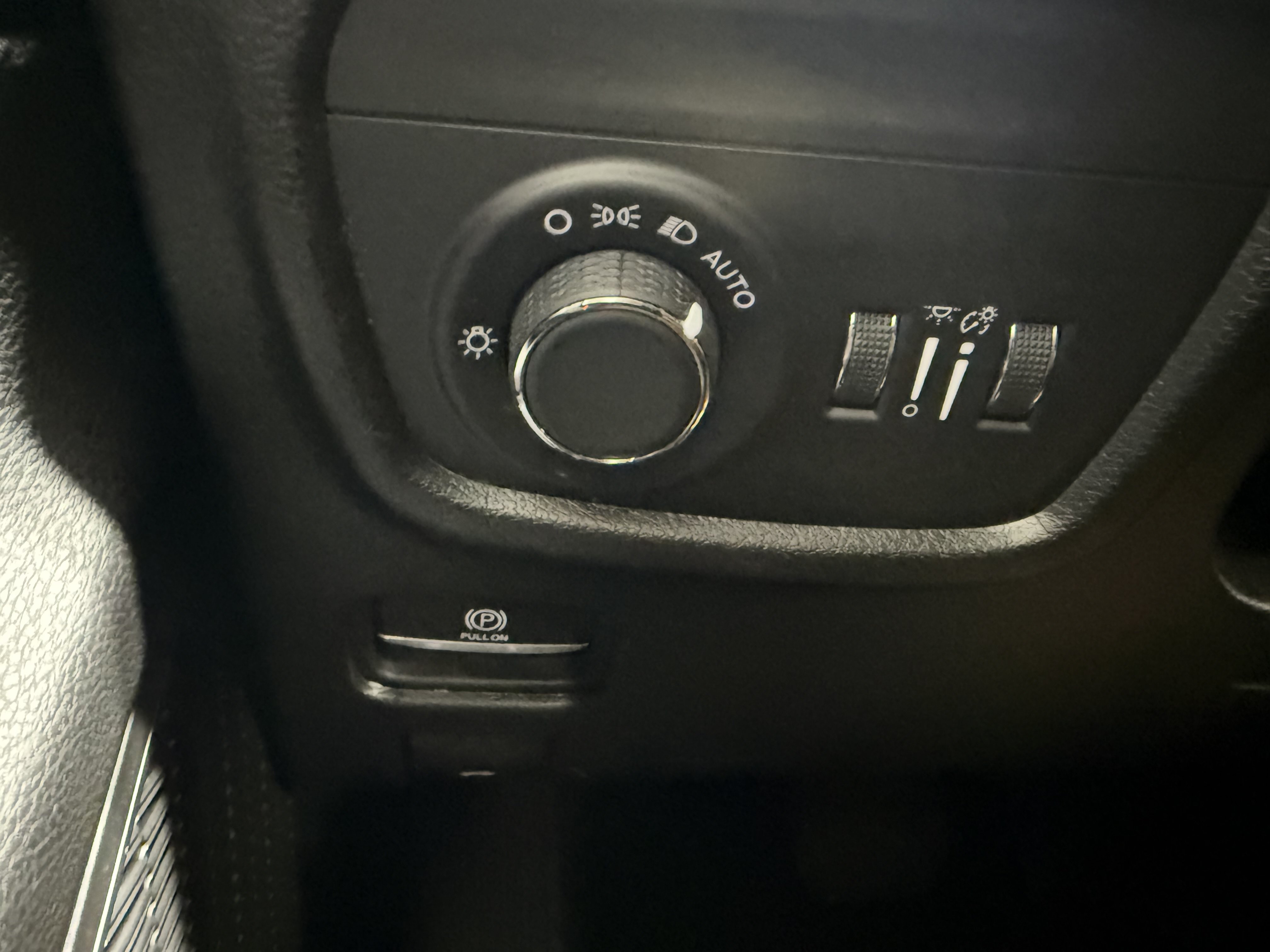 Used 2023 Jeep Grand Cherokee L Laredo AWD/4WD image 17