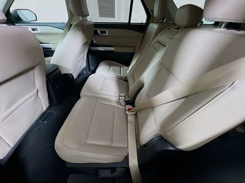 Used 2024 Ford Explorer XLT w/ Equipment Group 202A image 21