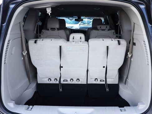 Used 2021 Chrysler Voyager Lxi image 21