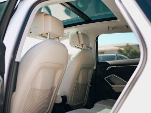 Used 2023 Audi Q3 2.0T Premium image 14