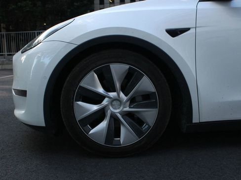 Used 2020 Tesla Model Y Long Range AWD/4WD image 11