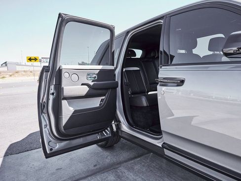 Used 2023 Rolls-Royce Cullinan AWD/4WD image 28