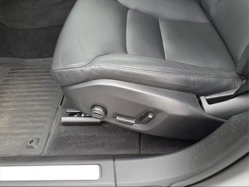 Used 2024 Volvo XC60 B5 Plus image 12