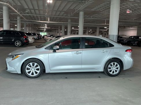Used 2025 Toyota Corolla LE FWD image 7