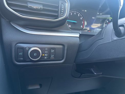 Used 2022 Ford Explorer XLT w/ Equipment Group 202A image 19