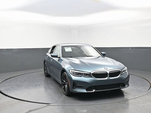 Used 2021 BMW 330i xDrive Sedan w/ Convenience Package image 4