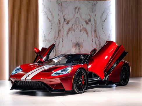 Used 2018 Ford GT image 2