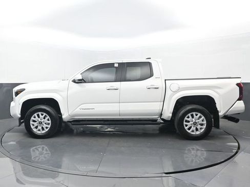 Used 2025 Toyota Tacoma SR5 RWD image 20