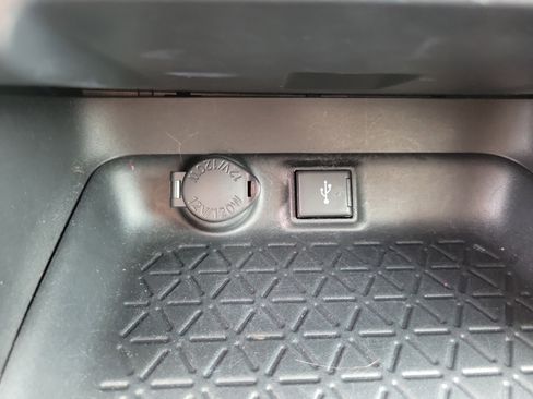 Used 2020 Toyota RAV4 XLE FWD image 18