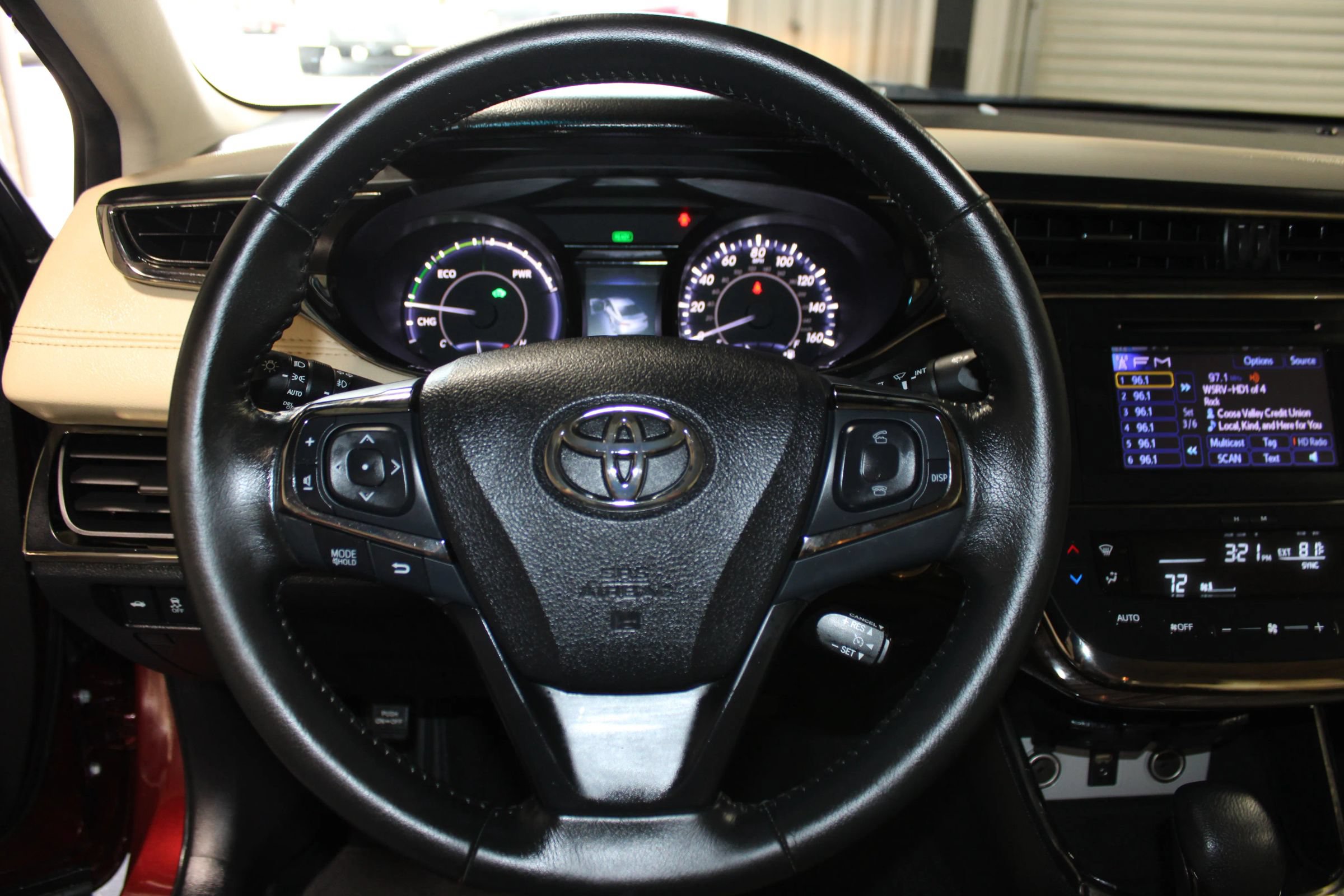 Used 2014 Toyota Avalon XLE Touring FWD image 10