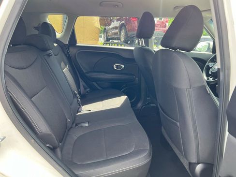 Used 2014 Kia Soul FWD image 14