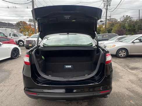 Used 2016 Ford Fusion Energi SE image 9