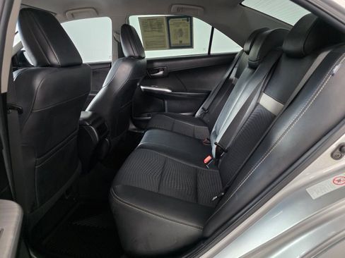Used 2012 Toyota Camry SE FWD image 15