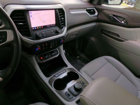 Used 2022 GMC Acadia SLT FWD image 34