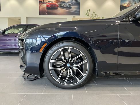 Used 2025 BMW i7 xDrive60 w/ Executive Package image 5