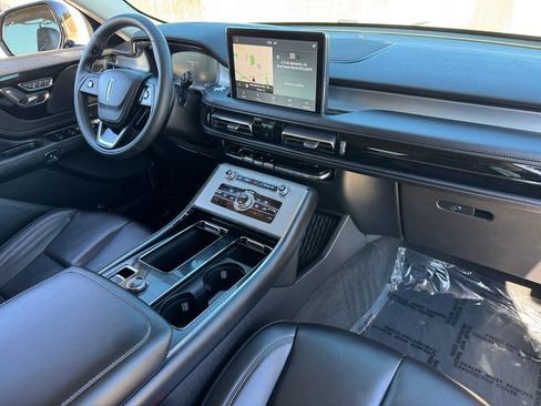 Used 2023 Lincoln Aviator AWD w/ Premium Package image 22