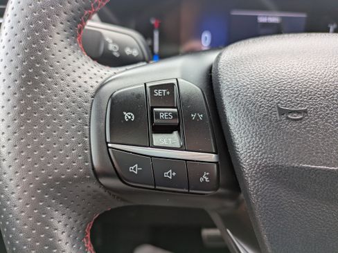 Used 2023 Ford Escape ST-Line image 16