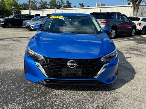 Used 2025 Nissan Sentra SV FWD image 2