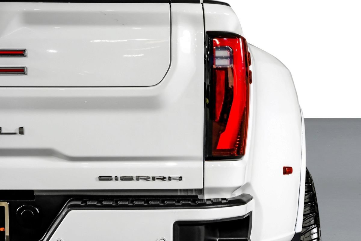 Used 2024 GMC Sierra 3500 Denali w/ Denali Reserve Package AWD/4WD image 45