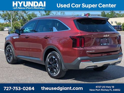 Used 2025 Kia Sorento S w/ Panoramic Sunroof Package FWD image 3
