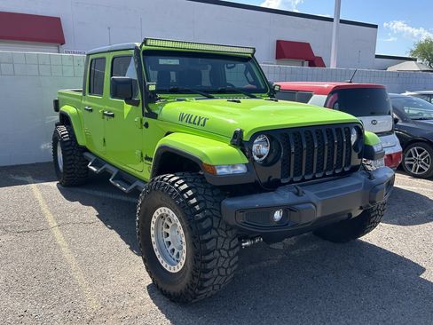 Used 2021 Jeep Gladiator Sport AWD/4WD image 4