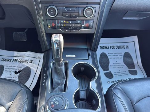 Used 2017 Ford Explorer XLT w/ Equipment Group 202A image 18