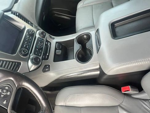 Used 2018 Chevrolet Tahoe LT w/ Luxury Package AWD/4WD image 16