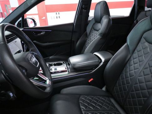 Used 2020 Audi SQ7 Prestige w/ Prestige Package image 13