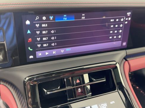 Used 2026 Porsche Panamera image 23