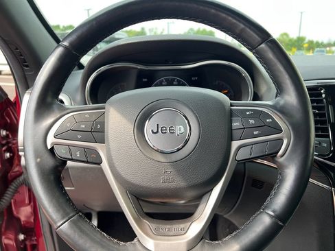 Used 2022 Jeep Grand Cherokee Limited AWD/4WD image 16