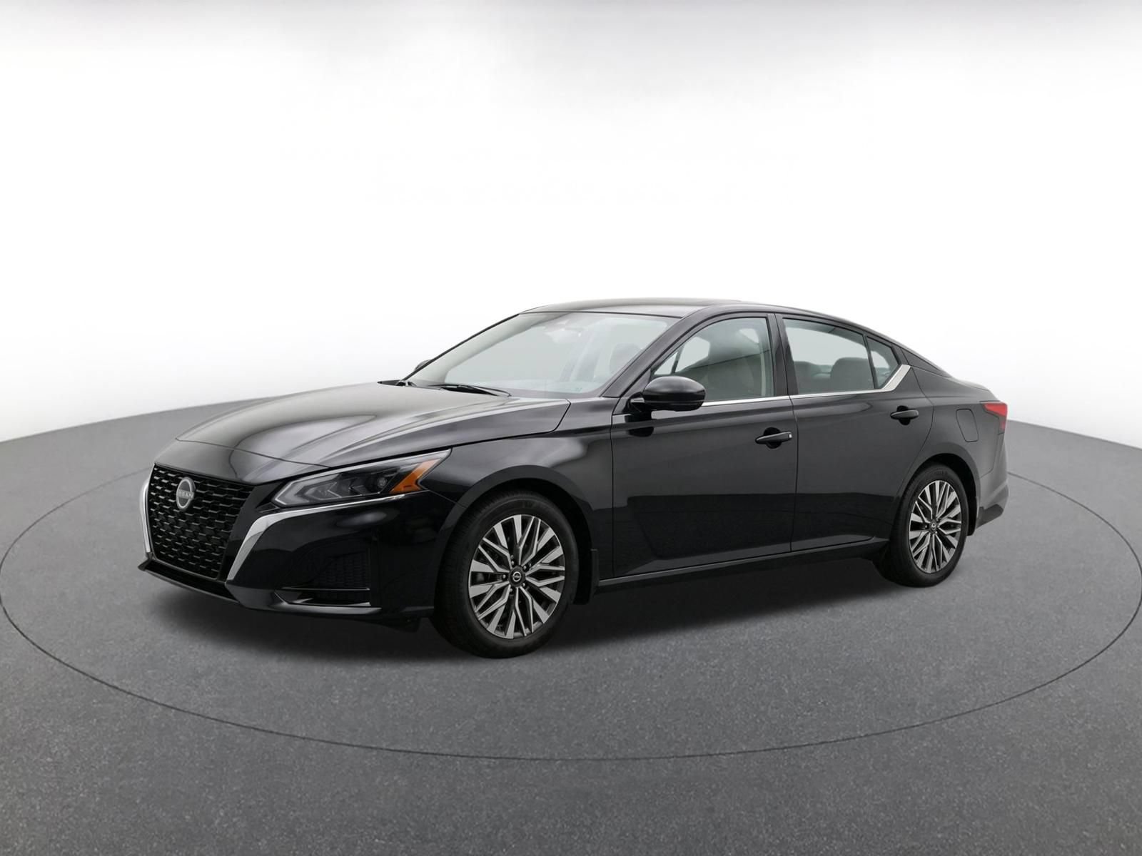 Used 2026 Nissan Altima 2.5 SV FWD image 2