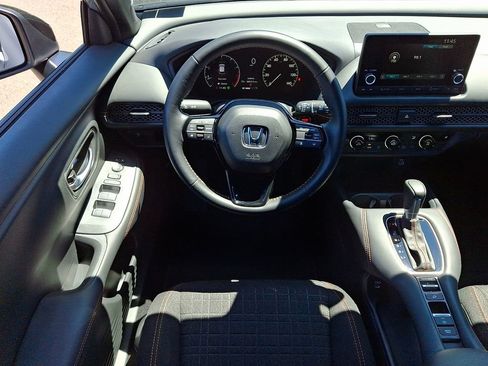 Used 2025 Honda HR-V Sport image 11