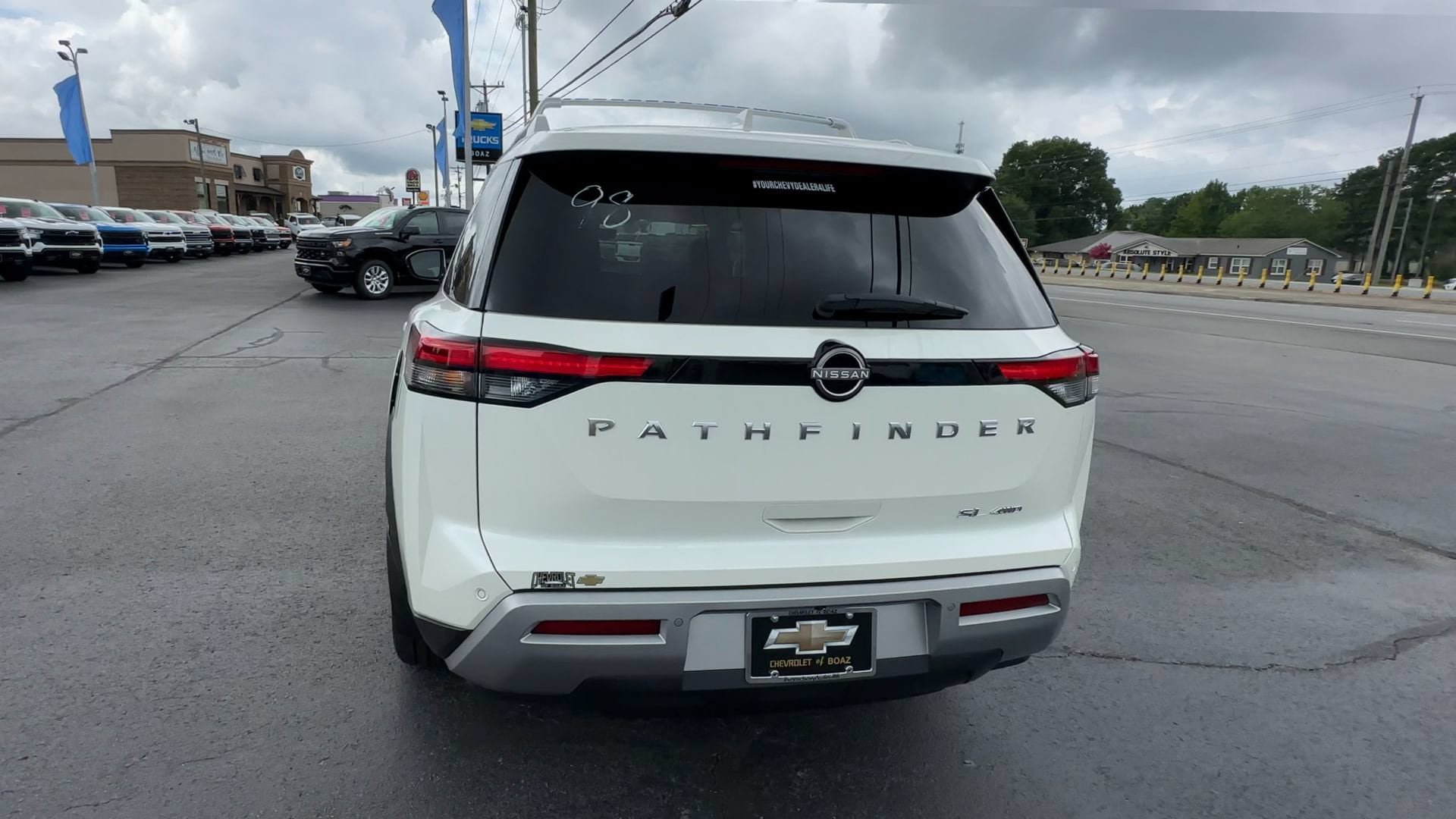 Used 2023 Nissan Pathfinder SL AWD/4WD image 7