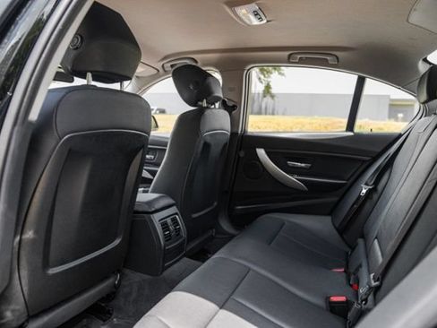 Used 2018 BMW 320i xDrive Sedan AWD/4WD image 38