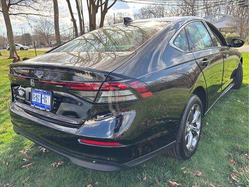 Certified 2023 Honda Accord EX image 28