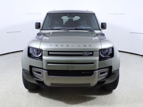 Used 2023 Land Rover Defender 130 X-Dynamic SE image 3