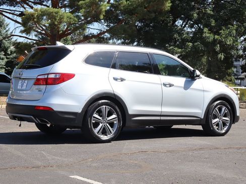 Used 2013 Hyundai Santa Fe Limited w/ Technology Pkg AWD/4WD image 5